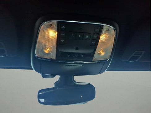 Used 2020 Jeep Grand Cherokee High Altitude AWD/4WD image 24