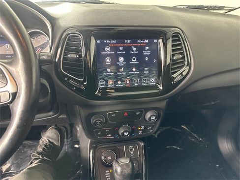 Certified 2020 Jeep Compass Limited image 29