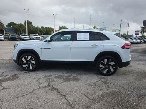 Used 2025 Volkswagen Atlas Cross Sport SE image 7