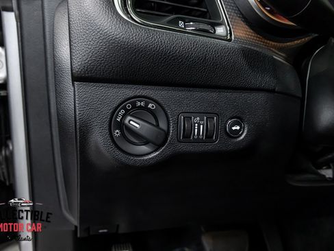 Used 2016 Dodge Challenger SRT Hellcat RWD image 94