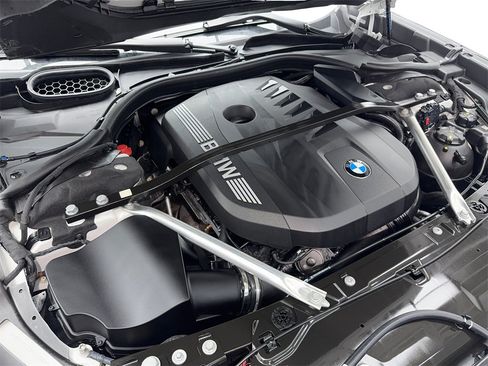 Used 2025 BMW 740i w/ Premium Package image 58