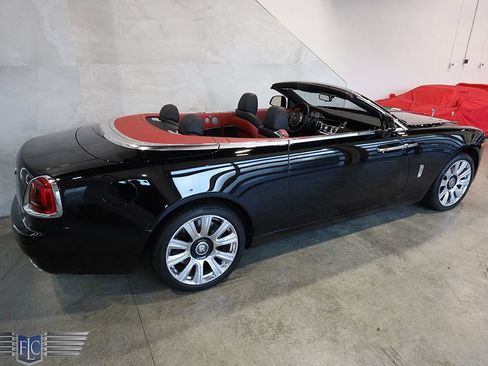 Used 2017 Rolls-Royce Dawn RWD image 49