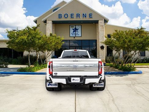 Used 2025 Ford F350 Platinum w/ Platinum Plus Package image 4