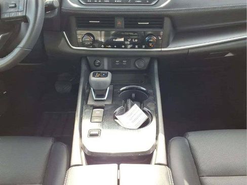 Certified 2024 Nissan Rogue SV w/ SV Premium Package FWD image 10