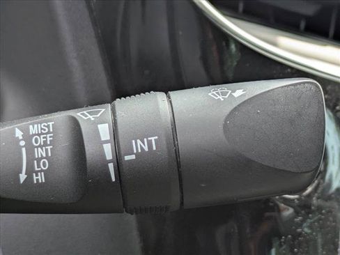 Used 2018 Toyota Corolla LE FWD image 11