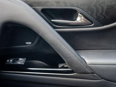 Used 2023 Lexus LX 600 4WD w/ Luxury Package image 15