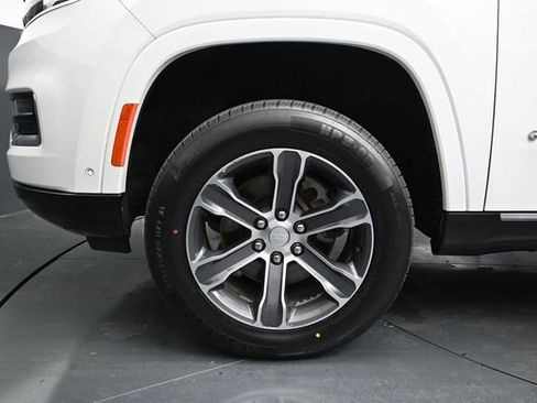 Used 2023 Jeep Grand Wagoneer 4WD image 16