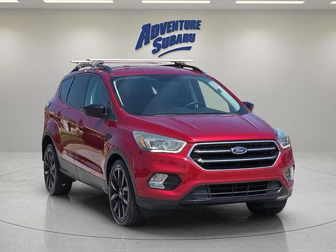 Used 2017 Ford Escape SE w/ Equipment Group 201A FWD image 1