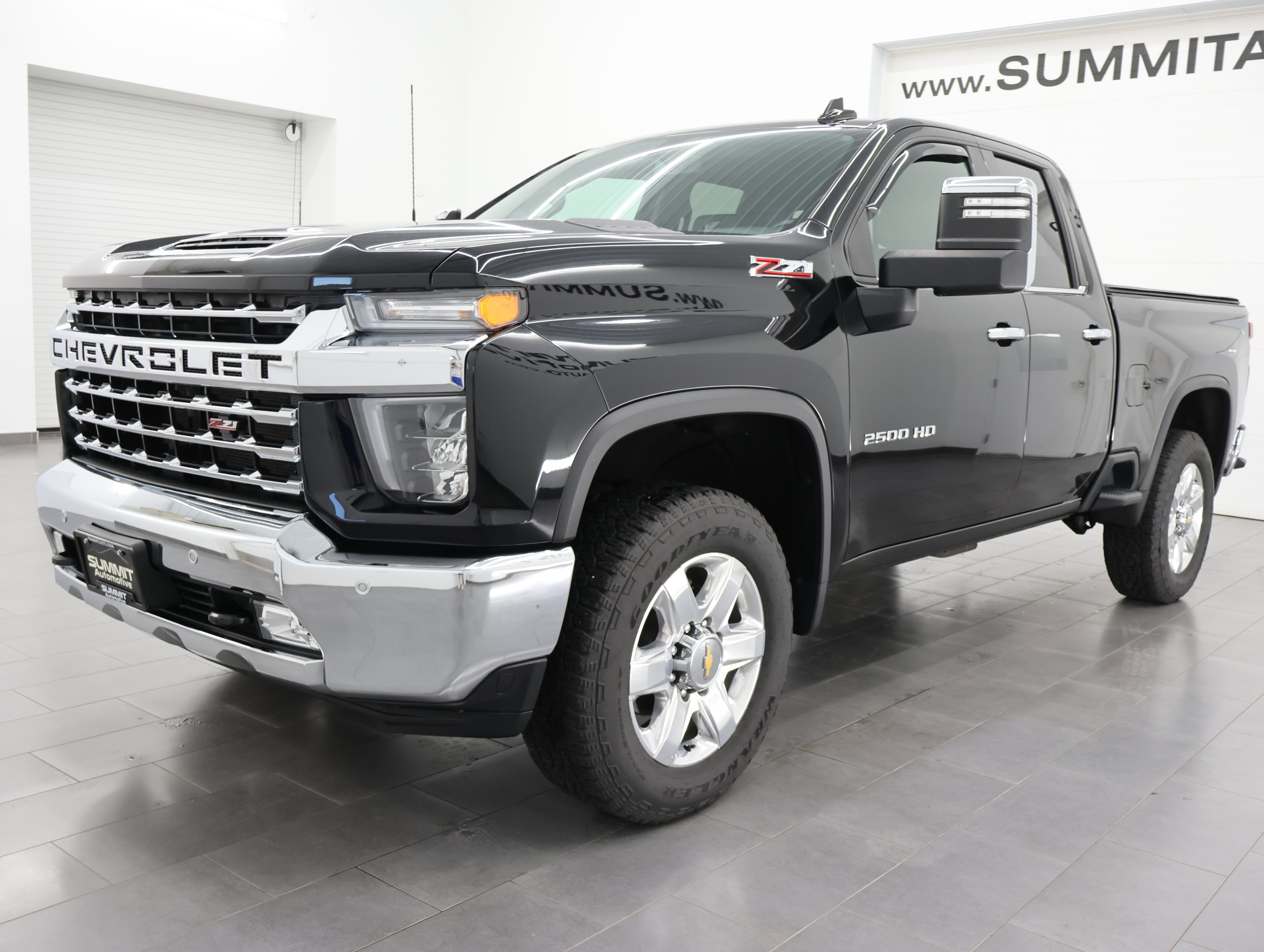 Used 2022 Chevrolet Silverado 2500 LTZ AWD/4WD image 7