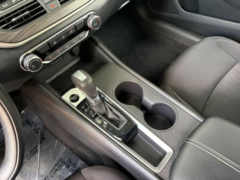 Used 2026 Nissan Altima 2.5 SV FWD image 40