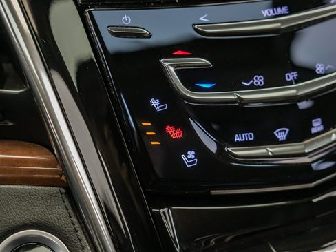 Used 2017 Cadillac Escalade ESV Luxury image 30