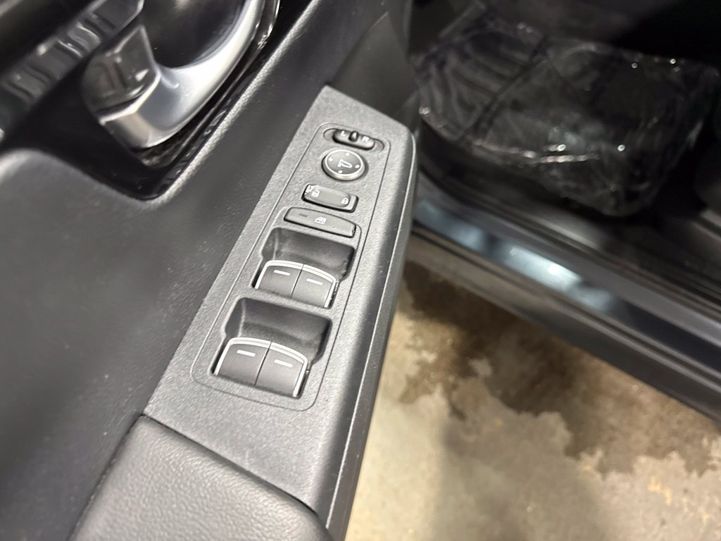 Used 2025 Honda CR-V EX-L image 19