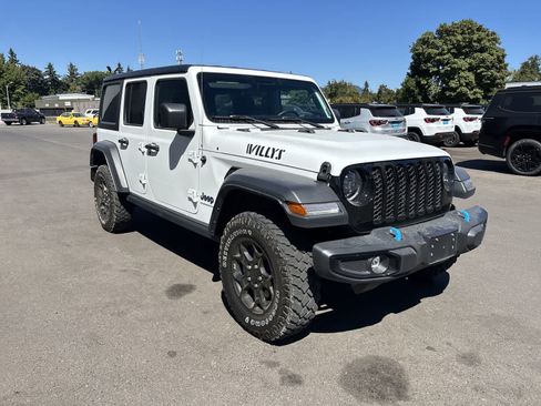 Used 2023 Jeep Wrangler Unlimited w/ Convenience Group AWD/4WD image 6