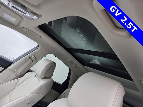 Used 2023 Genesis GV70 2.5T w/ Advanced Package image 12