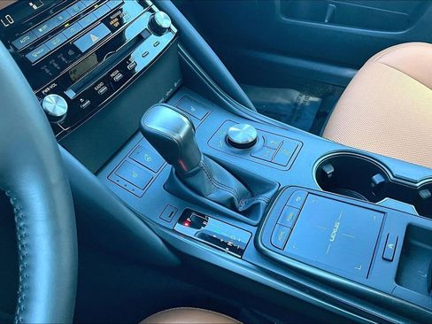 Used 2025 Lexus IS 350 F Sport image 17