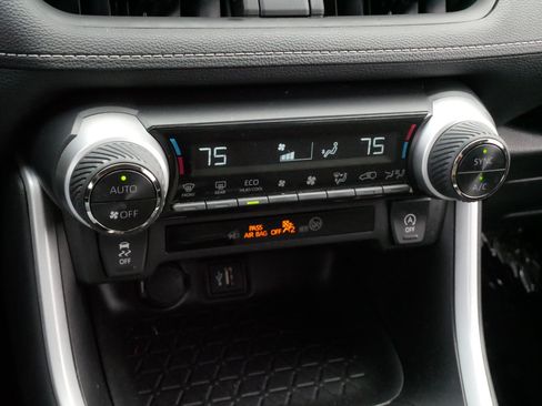 Certified 2025 Toyota RAV4 XLE AWD/4WD image 23
