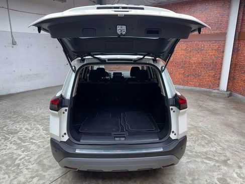 Used 2023 Nissan Rogue SV image 25