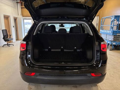 Used 2018 Jeep Compass Sport w/ Tech Group image 21