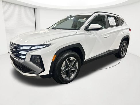 Certified 2025 Hyundai Tucson SEL AWD/4WD image 1
