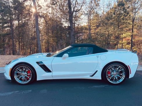 Used 2015 Chevrolet Corvette Z06 w/ 3LZ Preferred Equipment Group image 11