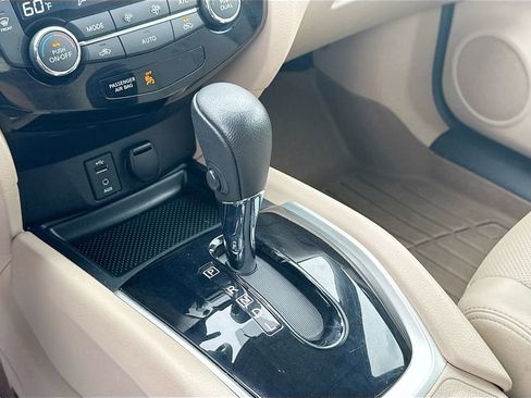 Used 2016 Nissan Rogue SL AWD/4WD image 17