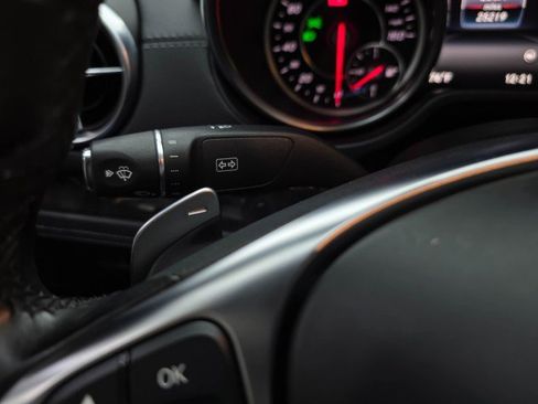 Used 2018 Mercedes-Benz SL 550 image 19