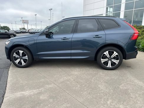 Certified 2025 Volvo XC60 T8 Plus w/ Protection Package Premier AWD/4WD image 8
