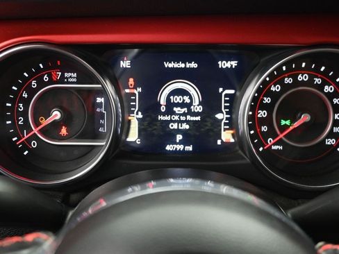 Used 2021 Jeep Gladiator Rubicon AWD/4WD image 14