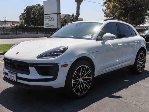 Used 2024 Porsche Macan S image 3