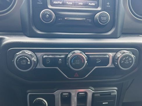 Used 2019 Jeep Wrangler Sport S image 14