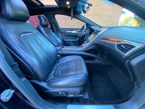 Used 2017 Lincoln MKZ Reserve image 13