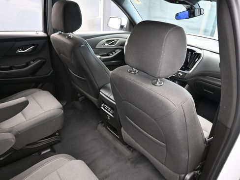 Used 2023 Chevrolet Traverse LT image 45