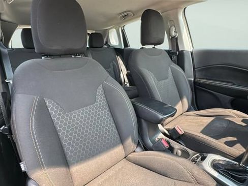 Used 2021 Jeep Compass Sport FWD image 22