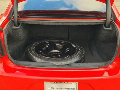 Used 2018 Dodge Charger SXT RWD image 8