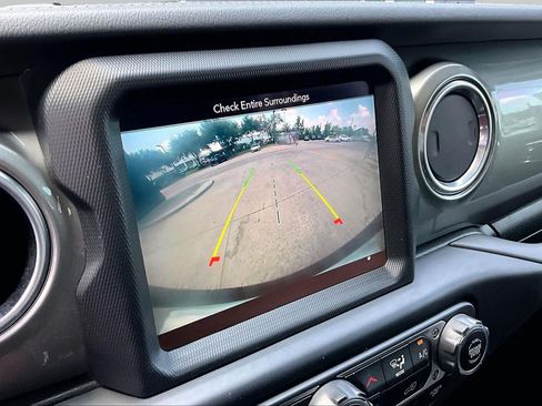 Used 2019 Jeep Wrangler Unlimited Sahara AWD/4WD image 26