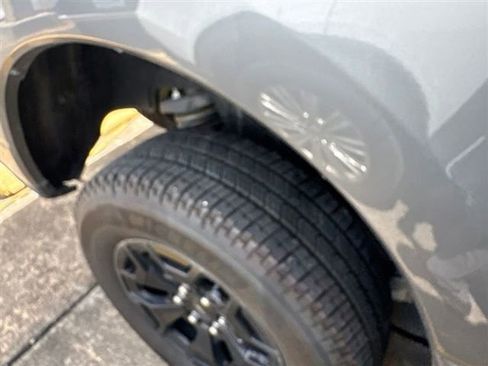 Used 2025 Ford F150 Lightning XLT AWD/4WD image 9