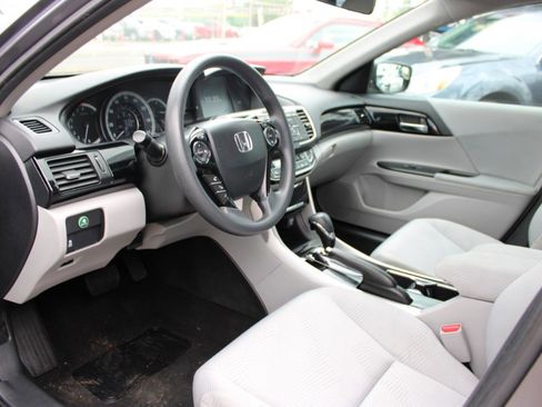 Used 2017 Honda Accord LX image 12