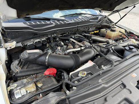 Used 2017 Ford F550 4x4 Crew Cab Super Duty image 18
