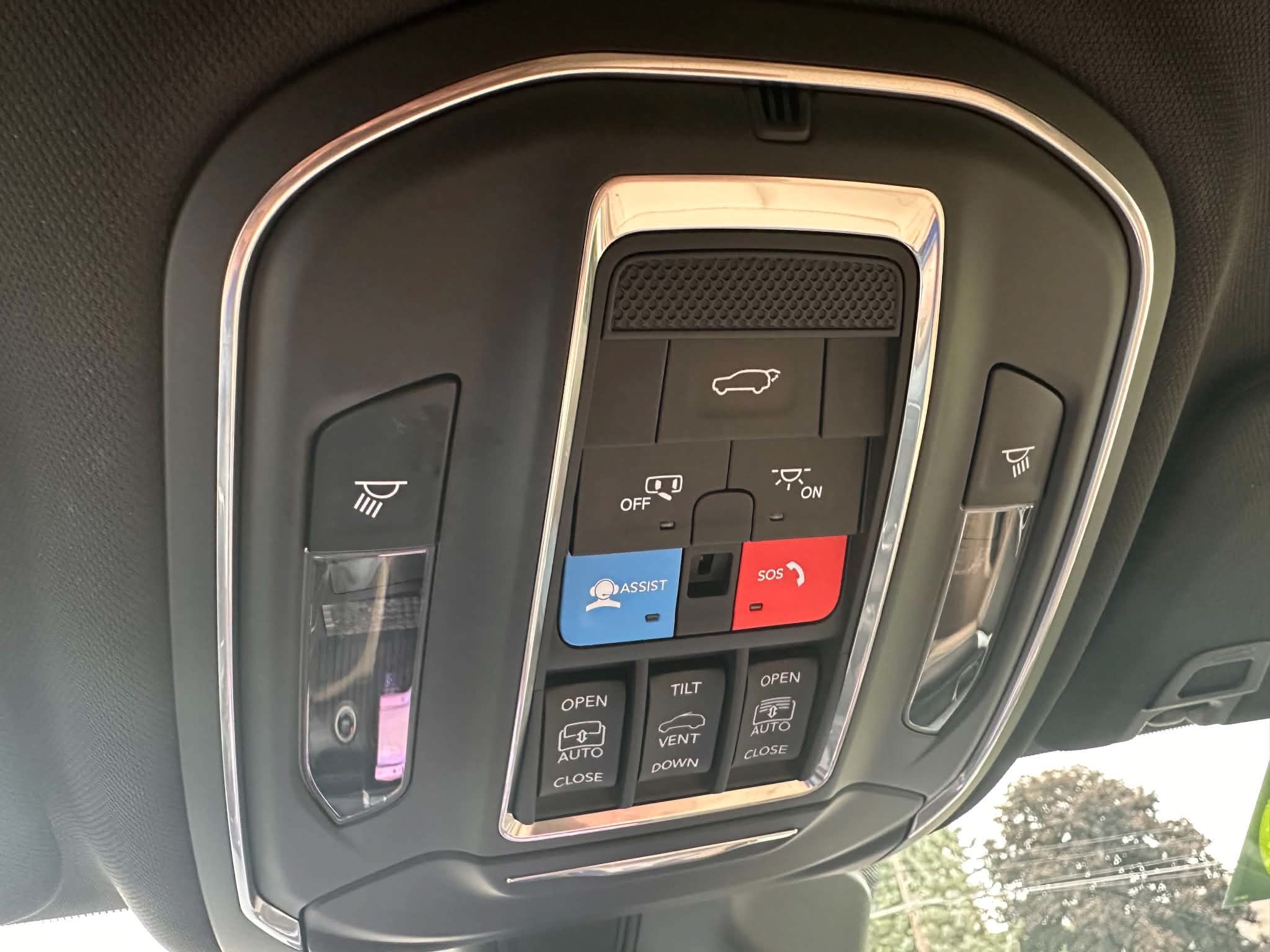 Used 2025 Jeep Grand Cherokee L Limited w/ Luxury Tech Group II AWD/4WD image 34