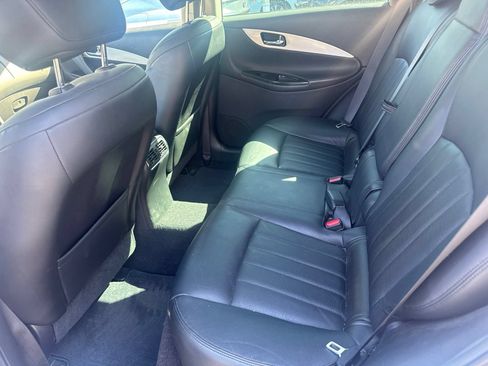 Used 2017 INFINITI QX50 2WD image 5