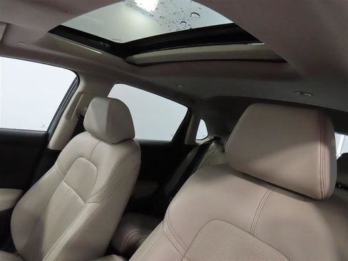 Used 2024 Honda HR-V EX-L image 17