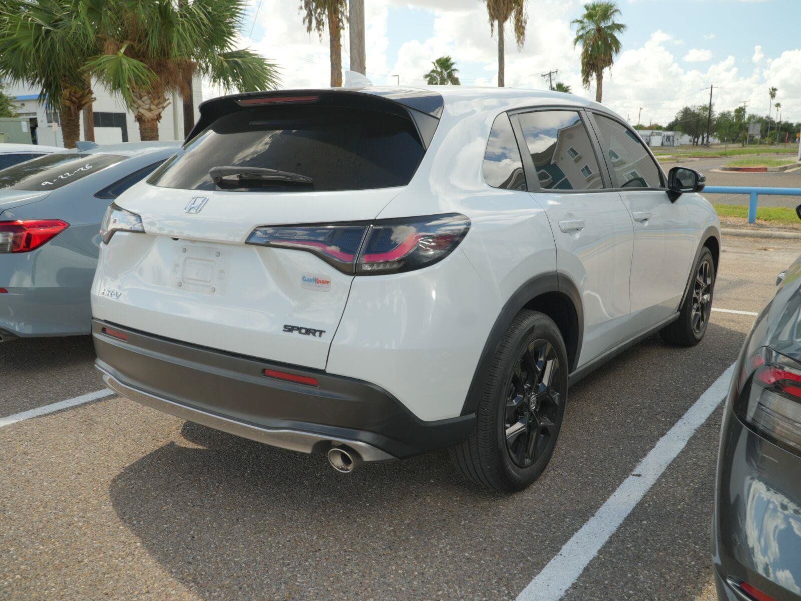 Used 2024 Honda HR-V Sport image 3