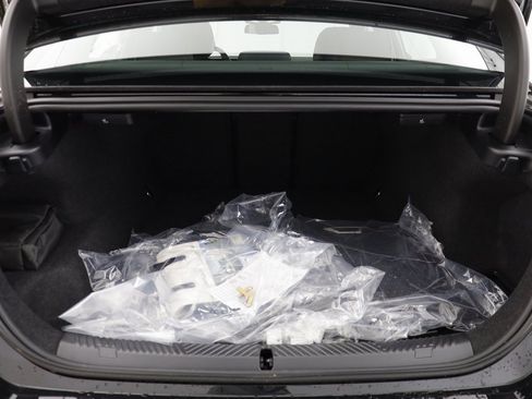 New 2025 BMW i5 xDrive40 w/ Premium Package image 18