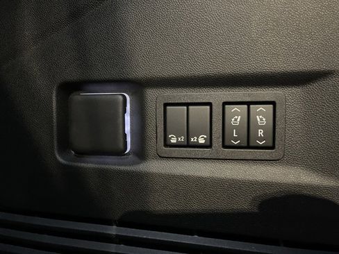 Used 2025 GMC Yukon Elevation w/ LPO, Floor Liner Package image 15