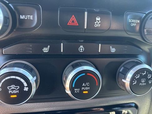 Used 2020 RAM 2500 Big Horn w/ Night Edition AWD/4WD image 23