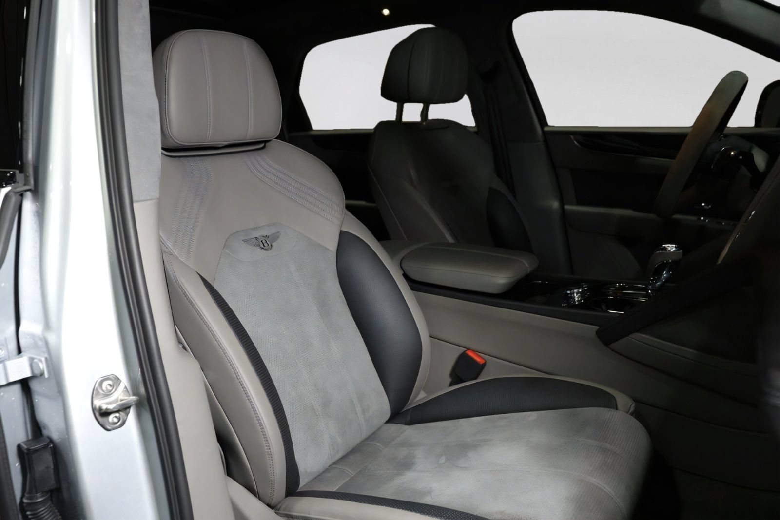 Used 2022 Bentley Bentayga AWD/4WD image 6