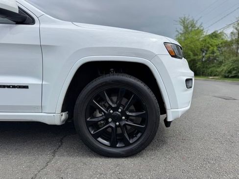 Certified 2021 Jeep Grand Cherokee Laredo X image 9