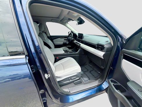 Used 2023 Honda Pilot Touring image 32