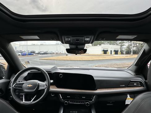 Used 2025 Chevrolet Suburban High Country w/ Sun And Tow Package image 51