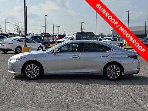 Used 2023 Lexus ES 350 image 3